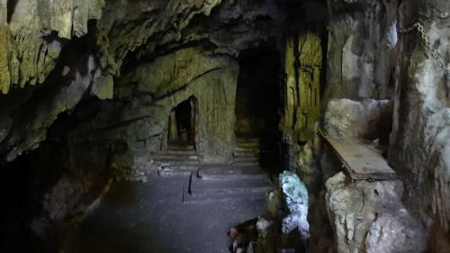 Sveta jama na Socerbu