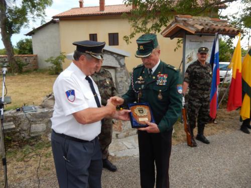 Društvo veteranov SEVER Severne Primorske je podelilo priznanje OZVVS "VETERAN" Nova Gorica