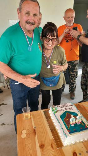 Naš veteran Janko je praznoval okroglo obletnico in veterani so ga presenetili s torto.
