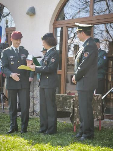 Pripadniki Slovenske vojske so ob tej priliki prejeli priznanja.